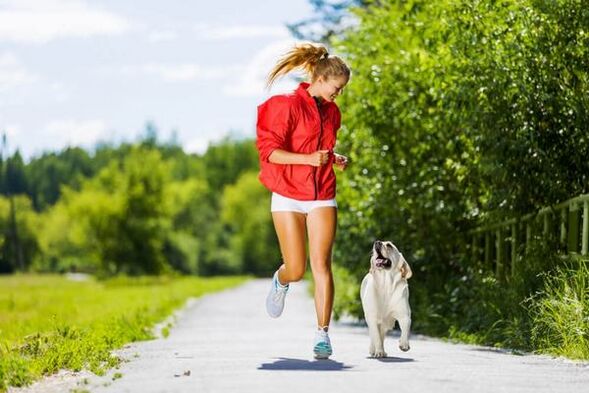 Soovitav on alustada harjutuste komplekti kehakaalu langetamiseks pargis sörkjooksuga. 